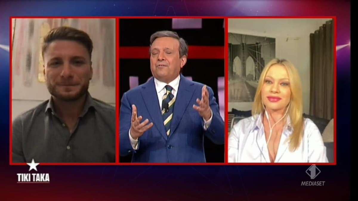 Anna Falchi: "I miei spogliarelli un rito scaramantico. Immobile? Ecco cosa risposi ai tedeschi..."