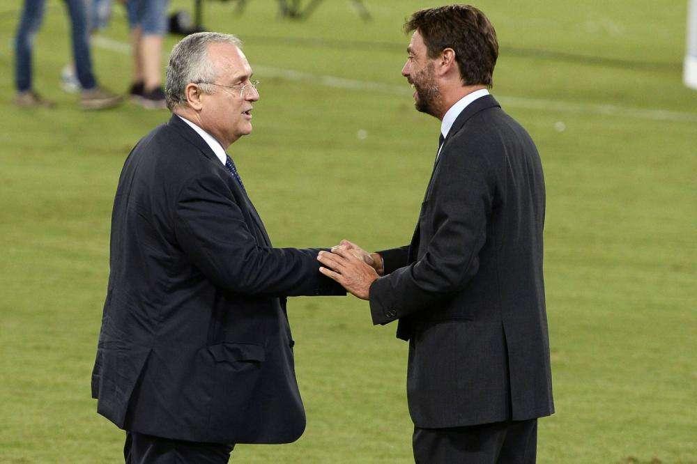 Riunione di Lega, battibecco Lotito-Agnelli. E gli altri ridono...