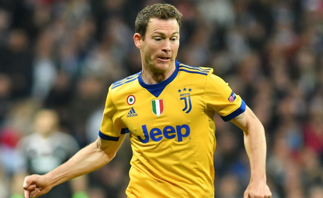 Ex Lazio | Il Basilea esonera Lichtsteiner: il comunicato