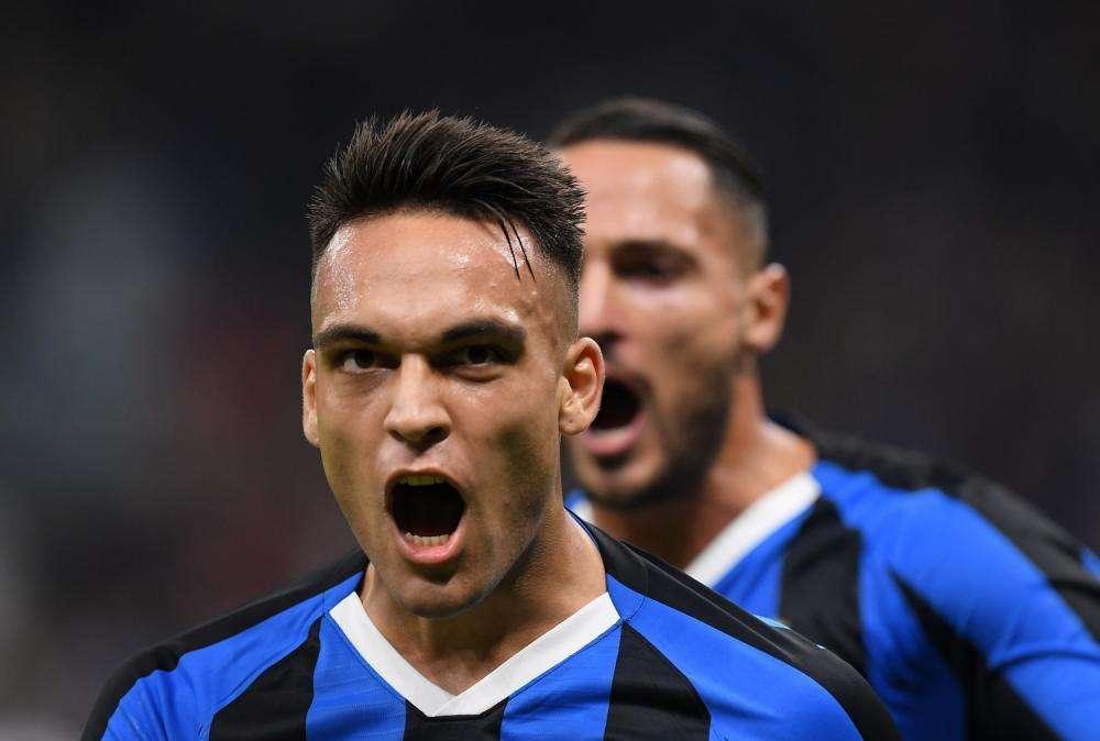 Champions League, l'Inter sbaraglia il Dortmund. Napoli pirotecnico a Salisburgo