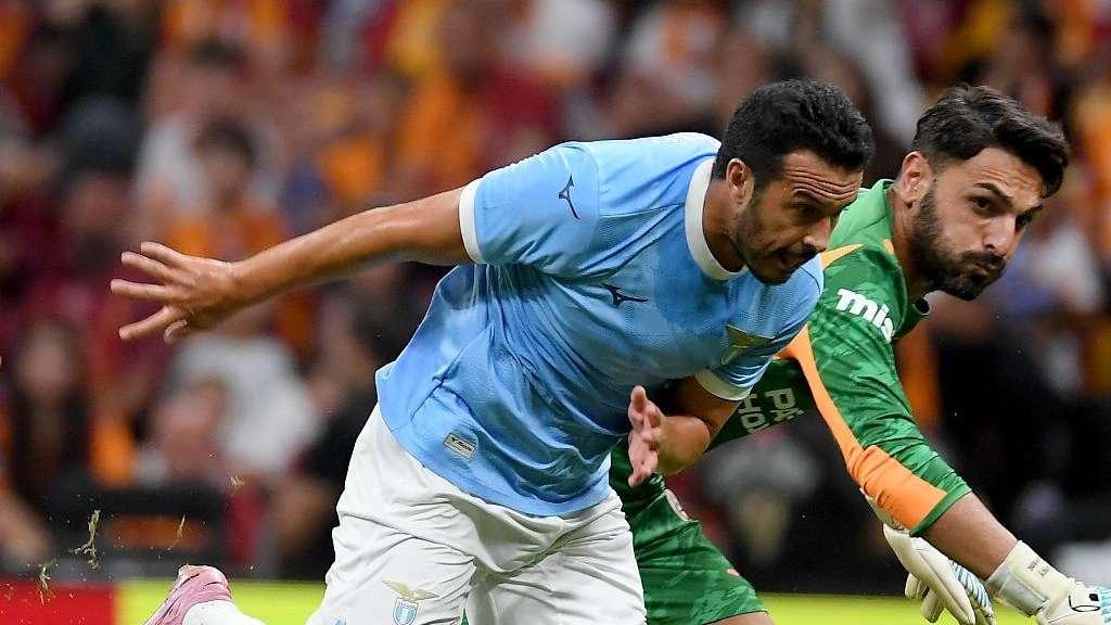 Lazio, età media altissima: Pedro guida l'assalto dei veterani