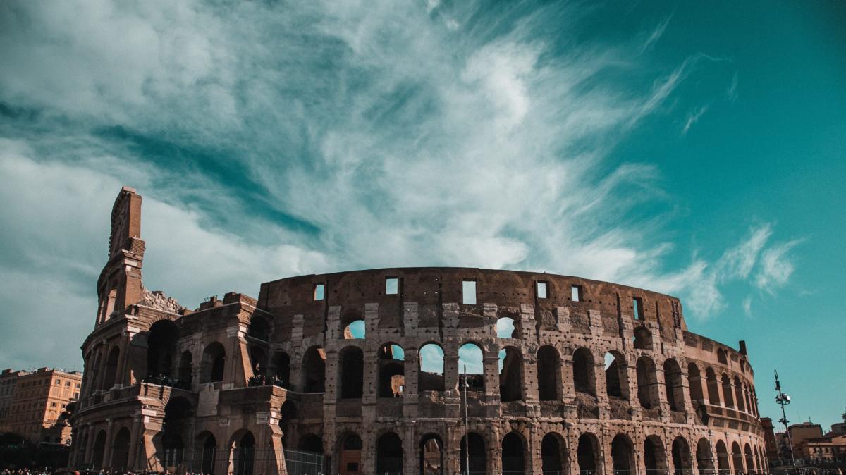 NEWS | Roma, operaio di 22 anni perde la vita al Colosseo: è precipitato da un'impalcatura
