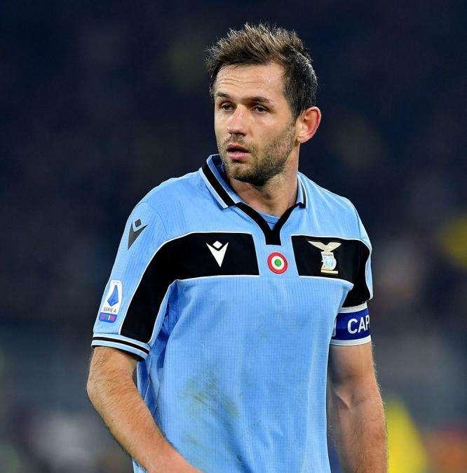 Lulic, il rientro coinciderà con la riapertura di Formello: il piano della Lazio