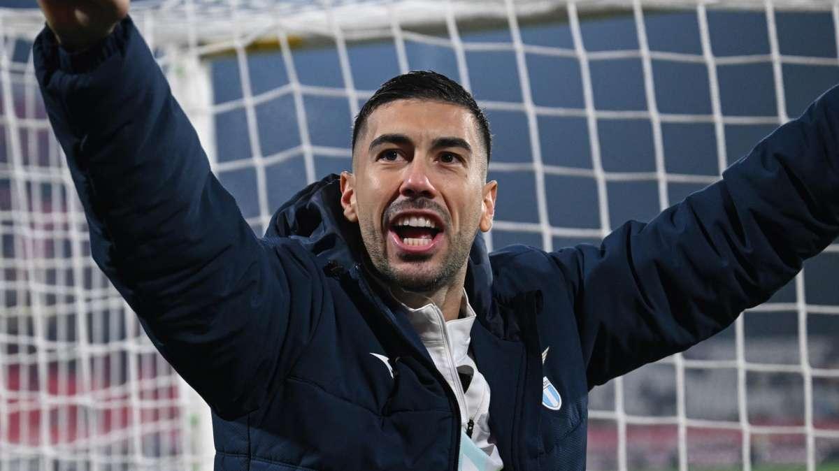 Lazio, Zaccagni in pieno stile 'Di padre in figlio': il siparietto con Thiago - FOTO