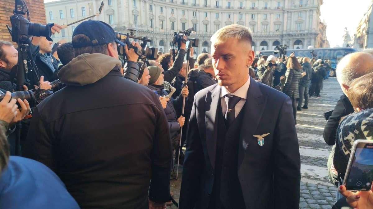Funerali Mihajlovic, l'ultimo saluto di amici e compagni: tutti i presenti