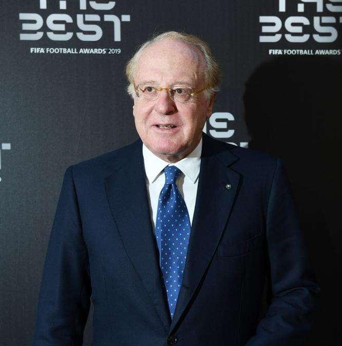 Diritti Tv, Scaroni: "Sconti? Sky rispetti il contratto. Sì ai fondi"