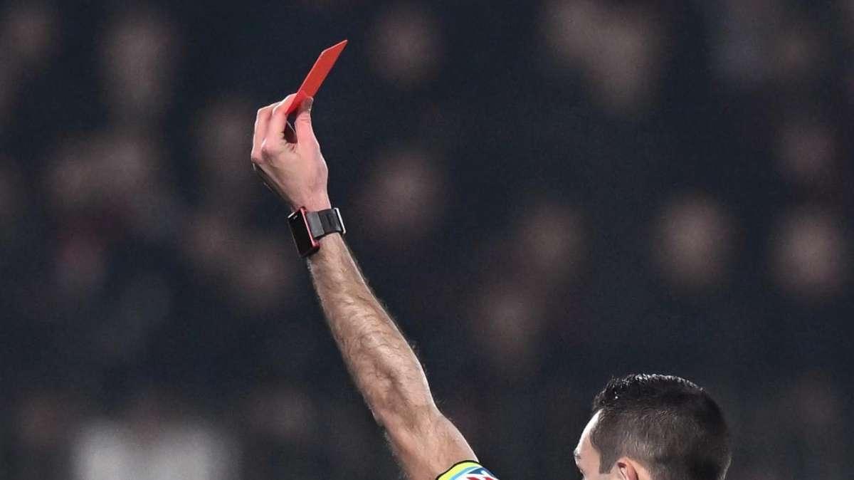 Serie A | Giudice Sportivo: in due saltano il prossimo turno. Multe per Napoli e Cagliari 