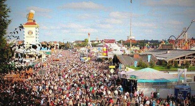 Coronavirus, la Germania cancella l'Oktoberfest: "O si fa per bene o non si fa"