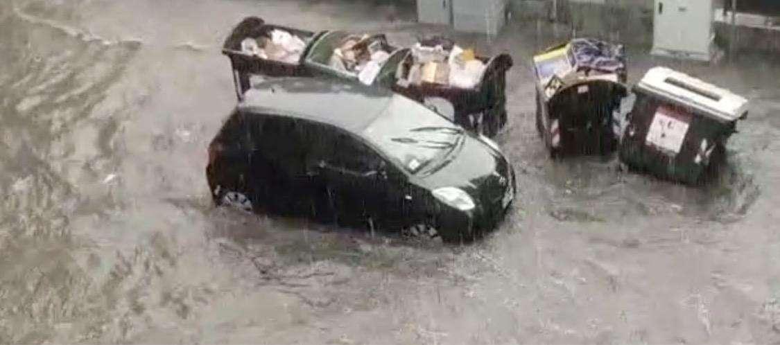 Nubifragio a Roma, le strade della Capitale diventano fiumi - VIDEO