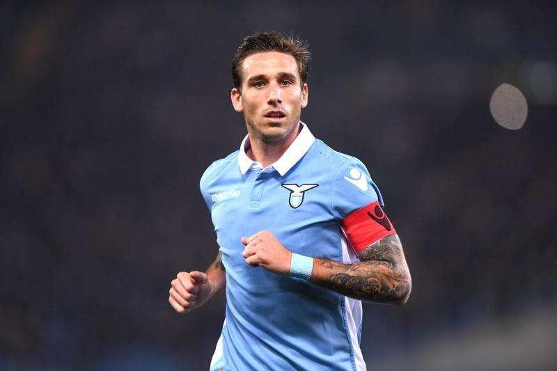 Calciomercato Lazio, gelo con il Milan per Biglia: ora l'argentino può anche rimanere a Roma