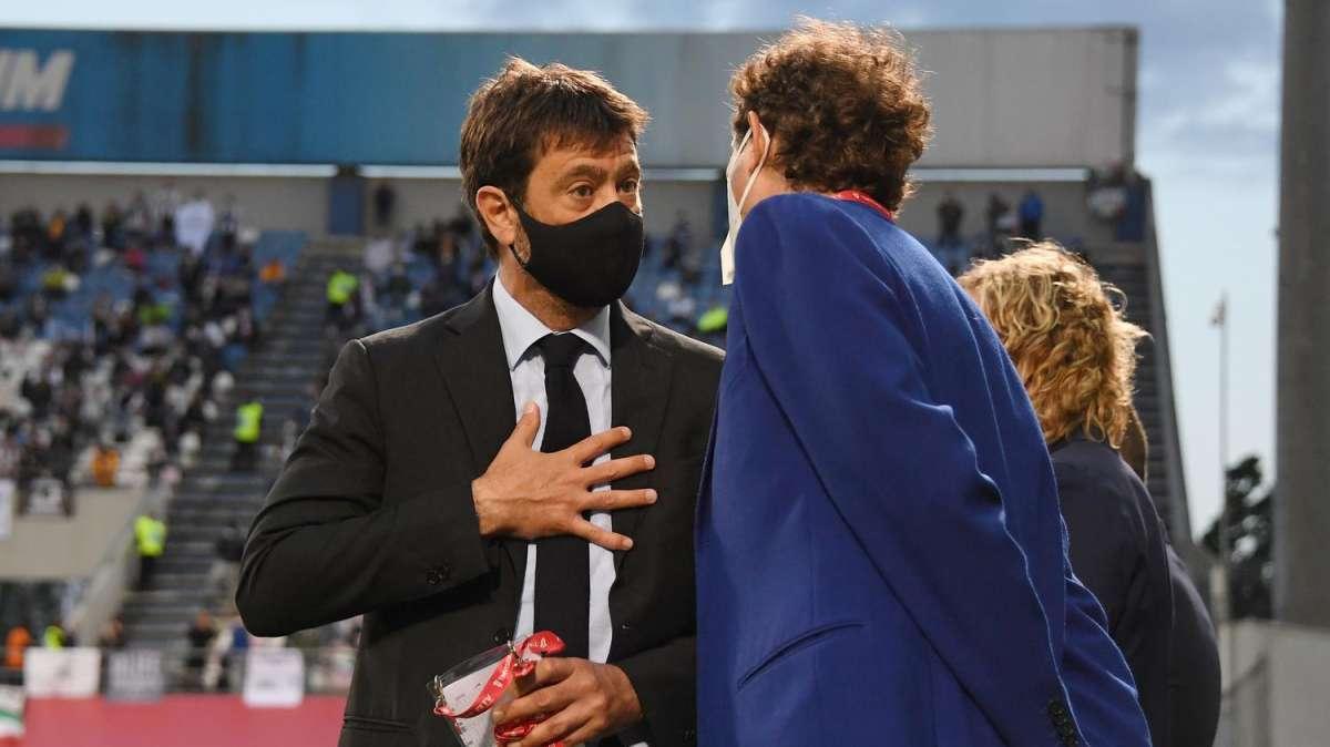 Juventus, contestazione fuori dall'Allianz: "Squadra distrutta e stadio salotto!" - FOTO
