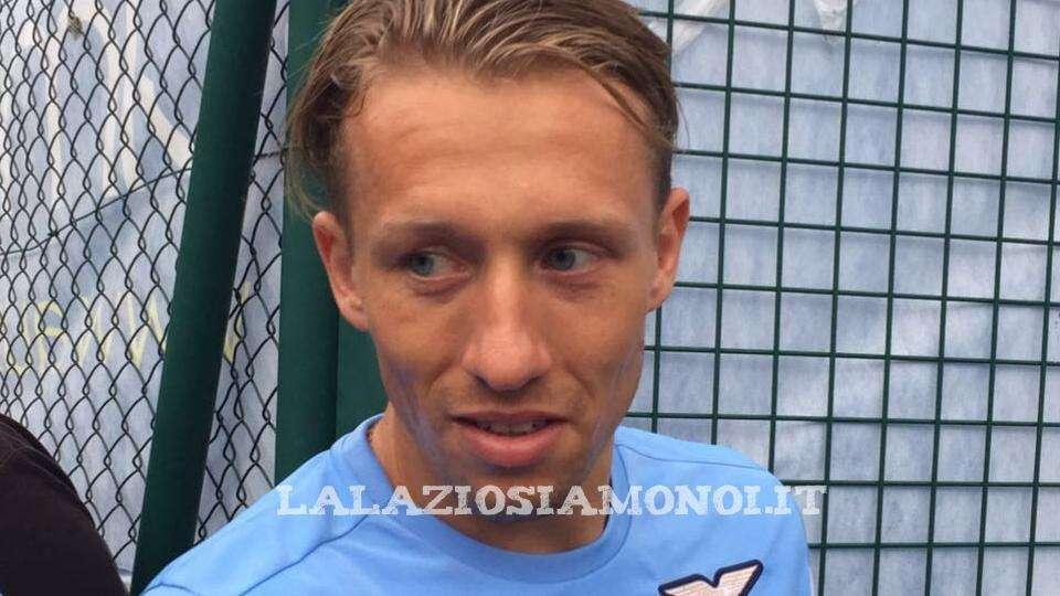 RITIRO LAZIO, GIORNO 13 - Il ritorno in campo di Lucas Leiva: differenziato per il brasiliano