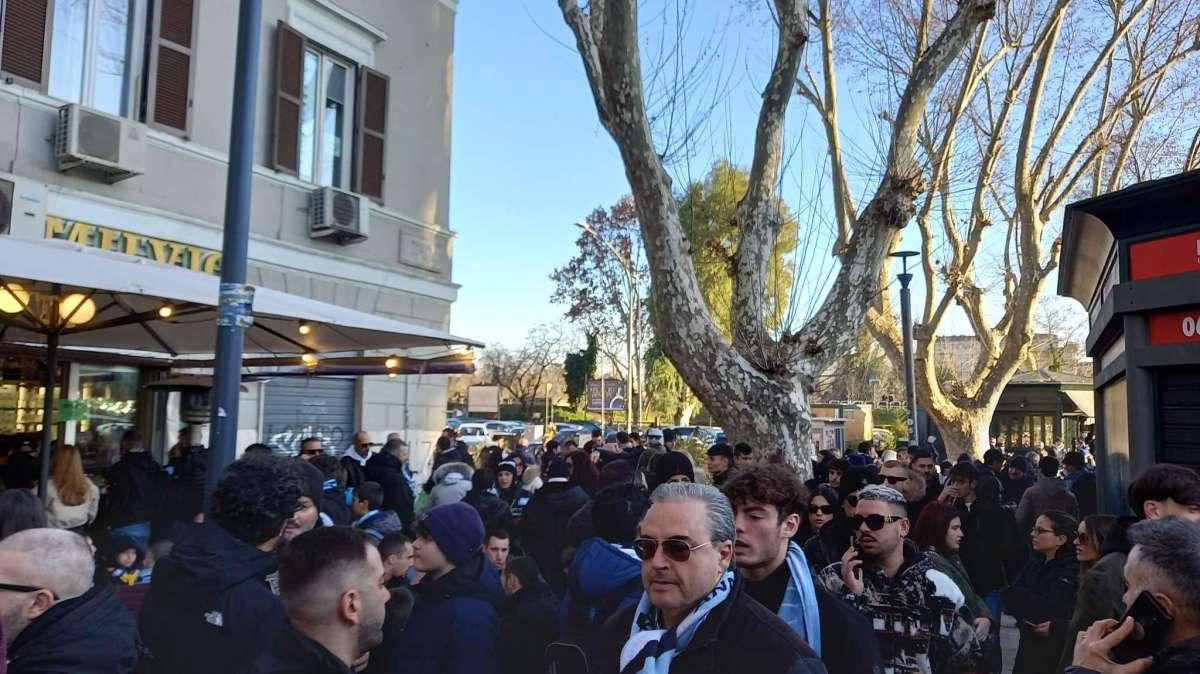Lazio - Fiorentina, Ponte Milvio si prepara alla sfida - FOTO