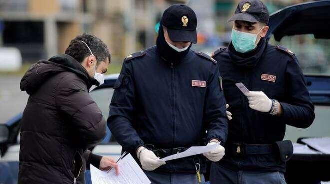 Coronavirus, da lunedì 18 maggio diremo addio all'autocertificazione