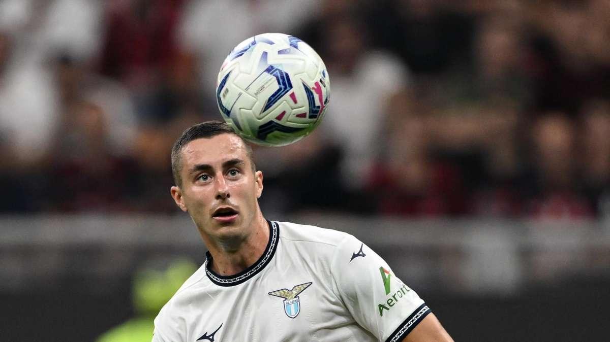 Bologna - Lazio, Marusic costretto a lasciare il campo: le condizioni