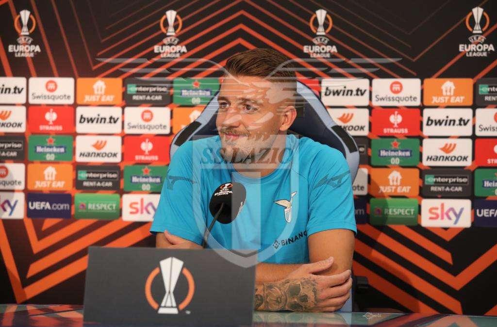 RIVIVI LA DIRETTA - Lazio, Milinkovic: "Non penso al mercato, sono qui e ho il sorriso"
