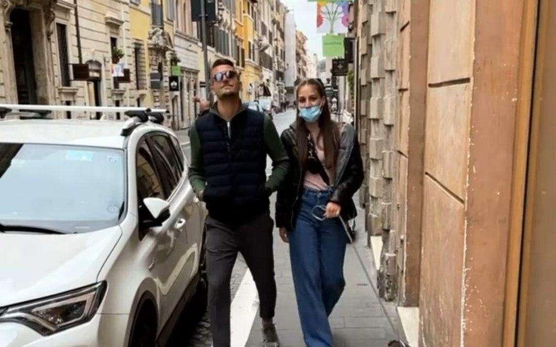 Lazio, relax post-partita per Milinkovic: il 'Sergente' in giro per le vie del centro - FOTO