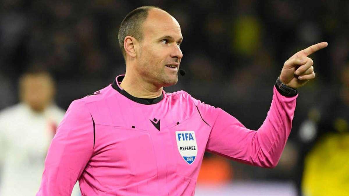 MOVIOLA - Borussia Dortmund - Lazio, Mateu Lahoz troppo all'inglese. E sul gol tedesco...