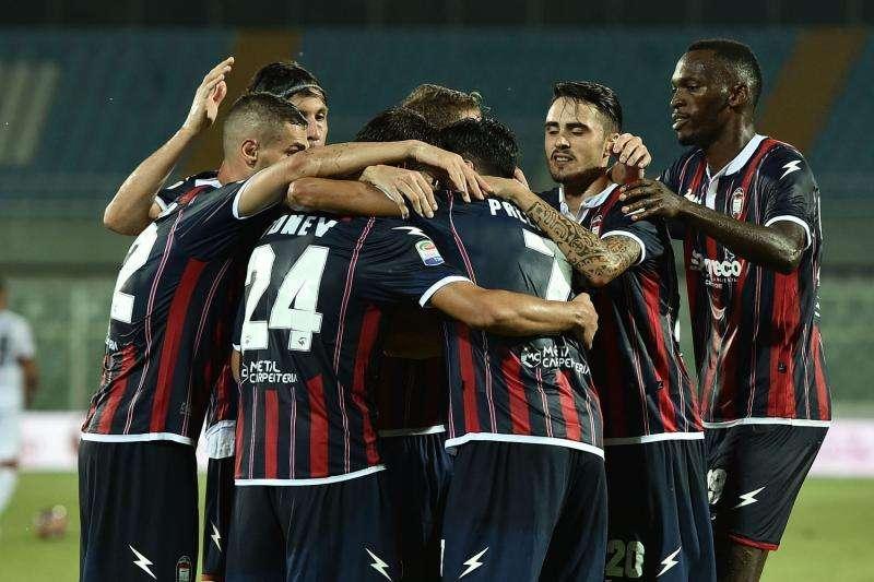 Verso Lazio-Crotone, Nicola sorride: Cordaz, Tonev e Mesbah unici indisponibili