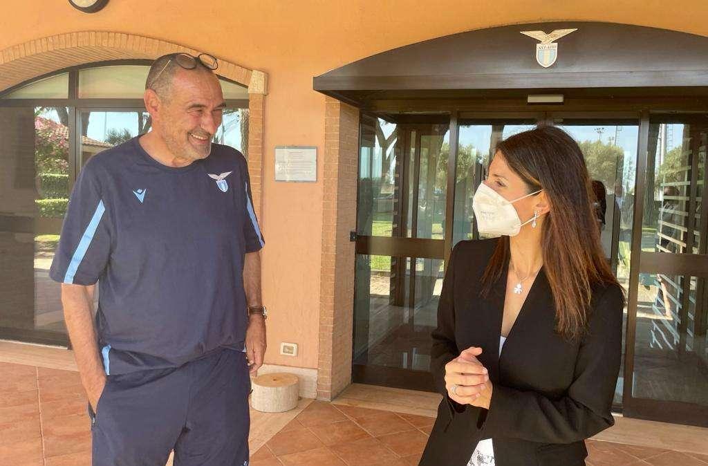 Lazio, la Raggi incontra Sarri: “Roma capitale del calcio, la sfida sarà ancor più avvincente!” - FOTO