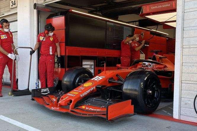 F1 | Ferrari, bruttissime notizie per Leclerc: motore distrutto
