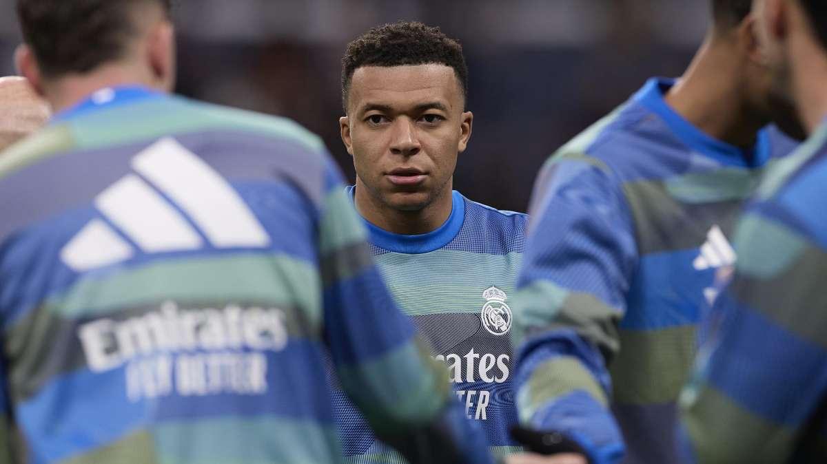 GOSSIP | Mbappé in Italia con Ester Exposito: è polemica. Il motivo