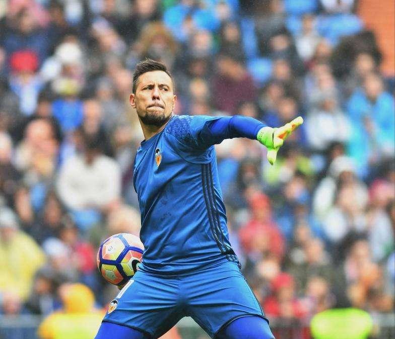 Diego Alves svela: "Nel 2007 vicino alla Lazio, ma poi il pagamento..."