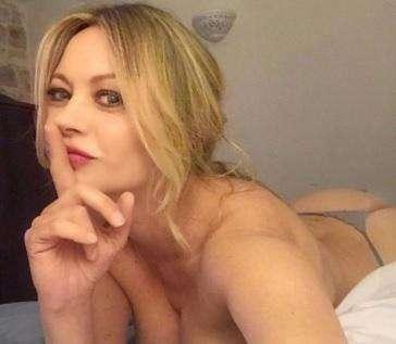 Anna Falchi: "Ce l'ho con i tifosi della Roma. Non vogliono ripartire per la Lazio..."