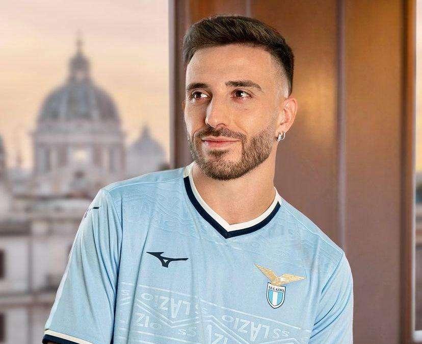 GALLERY | Lazio, presentata la nuova maglia 'Home': gli scatti più belli - FOTO