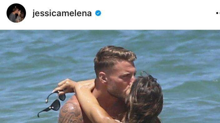Lazio, un mare d’amore per Immobile e Jessica: il lungo bacio a Ibiza - FT