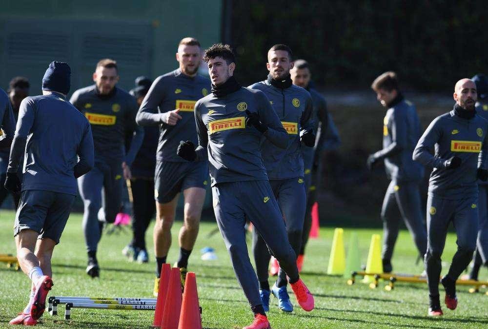 Inter, la squadra rifiuta di allenarsi: prima deve arrivare l'esito di tutti i tamponi