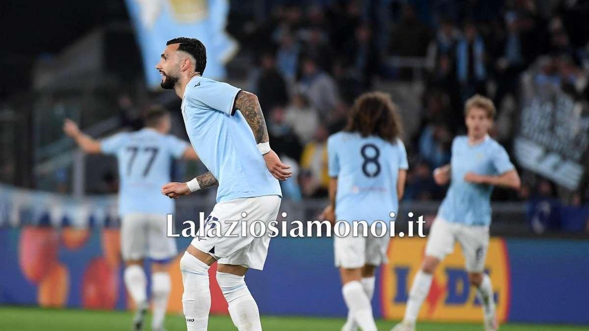 Lazio, la squadra è arrivata a Genova: gli scatti sui social - FOTO