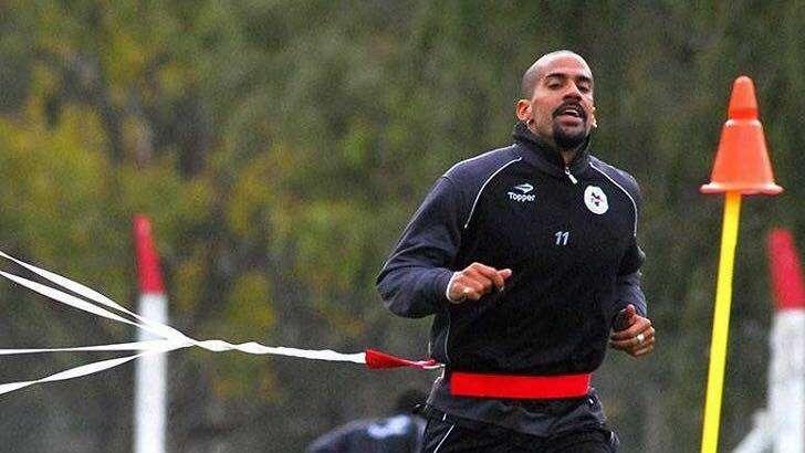 L’eterno Veron: “Non so ancora se giocherò titolare, ma sono pronto per tornare in campo”