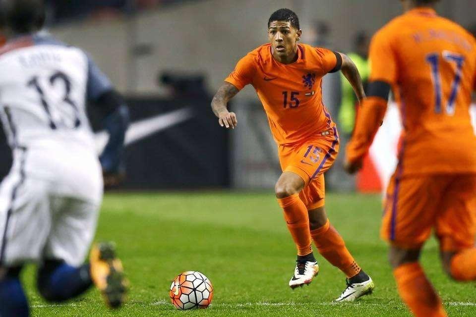 Calciomercato Lazio, dalla Turchia: "van Aanholt vicino ai biancocelesti"
