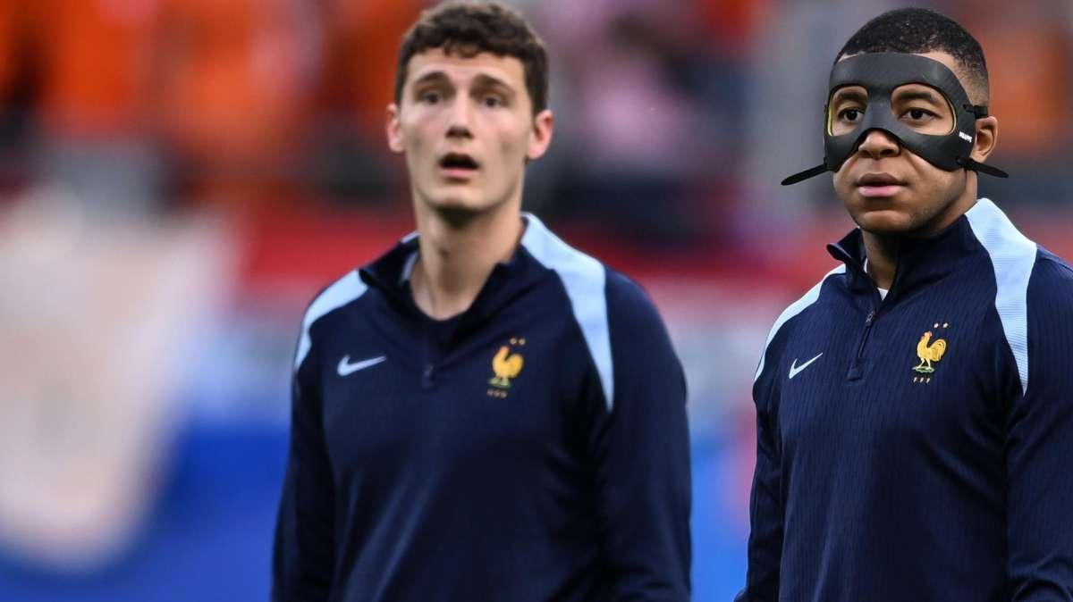 Deschamps deluso dall'atteggiamento di Pavard: è a rischio taglio in Nazionale?
