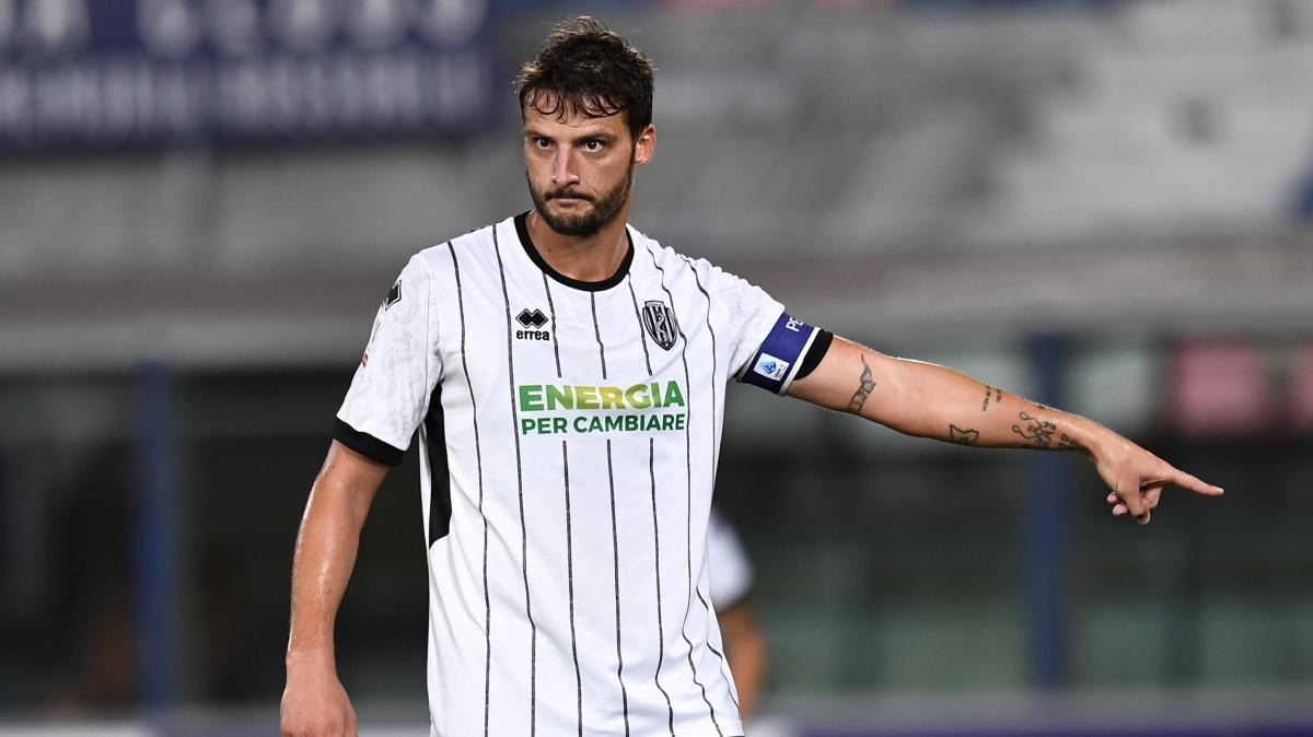 La Salernitana piomba su un difensore dell'Inter: la risposta del club