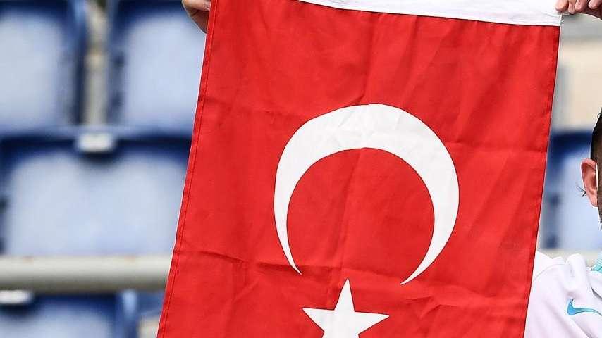 I nati oggi 19 ottobre: Buruk Okan