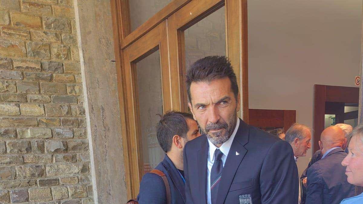 Buffon, primo giorno da capodelegazione: "Non imiterò Vialli, vorrei un'Italia generosa ed emozionante"