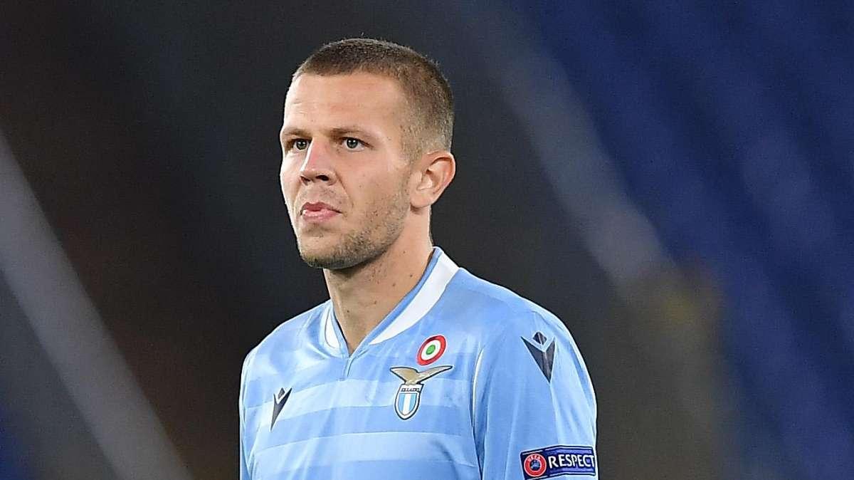 Due positività al Covid nella Slovacchia di Skriniar: contagiato il laziale Vavro