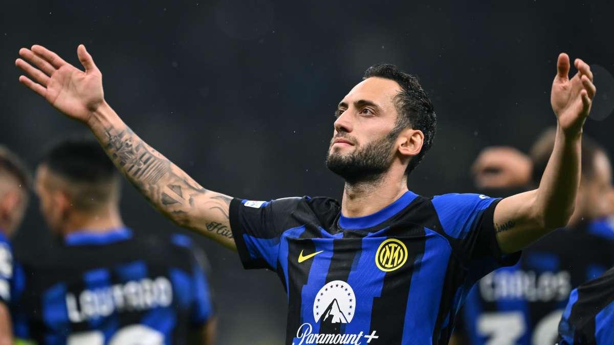 Le pagelle di Calhanoglu: centrocampista totale e dominante. È il migliore in campo