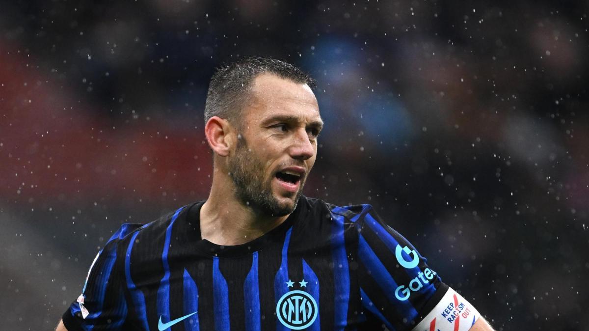 Fabrizio Romano: "Accelerata dal Panathinaikos per De Vrij! Si aspetta solo..."