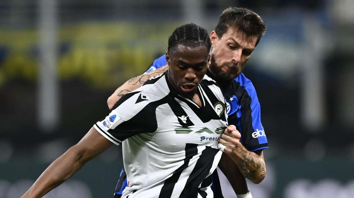 Acerbi in vantaggio su De Vrij, Dumfries insidia Darmian. A centrocampo avant Calhanoglu