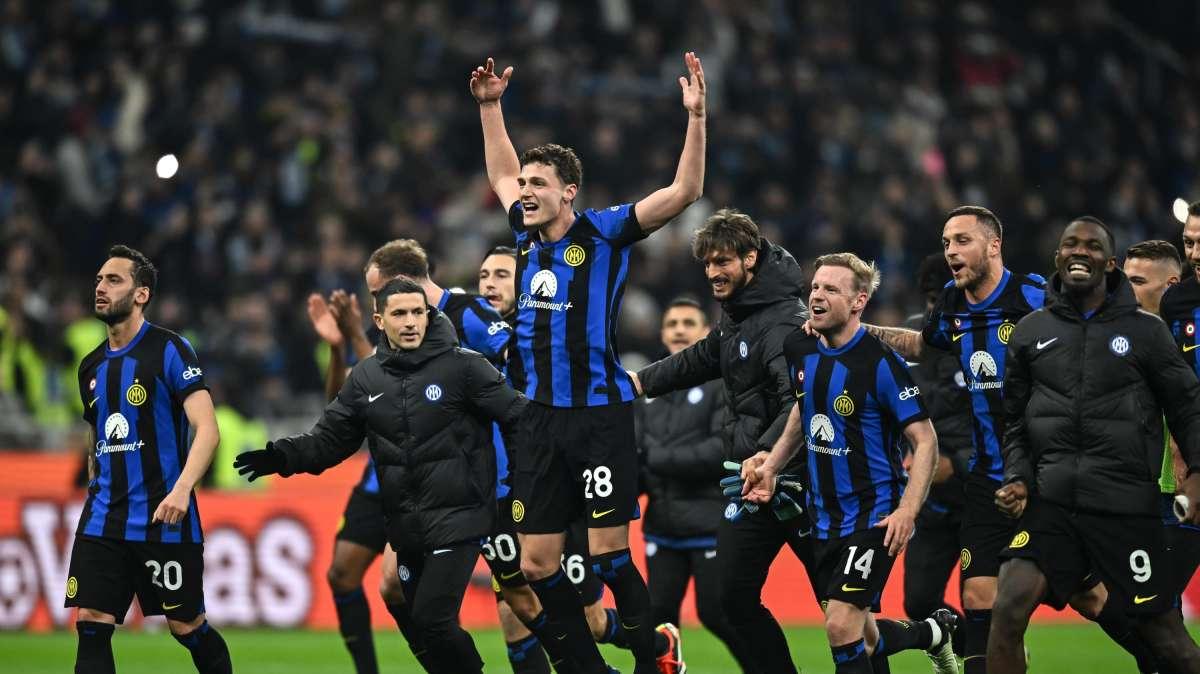 Festa scudetto e bus scoperto in Duomo: c'è l'ok della Prefettura