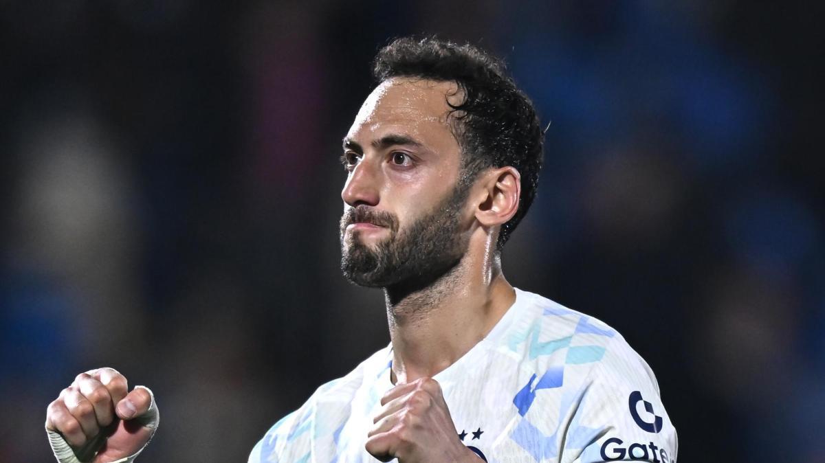 Agente Calhanoglu: "Ha un contratto con l'Inter fino al 2027 ed è felice. Non ci sono state trattative con il Galatasaray"