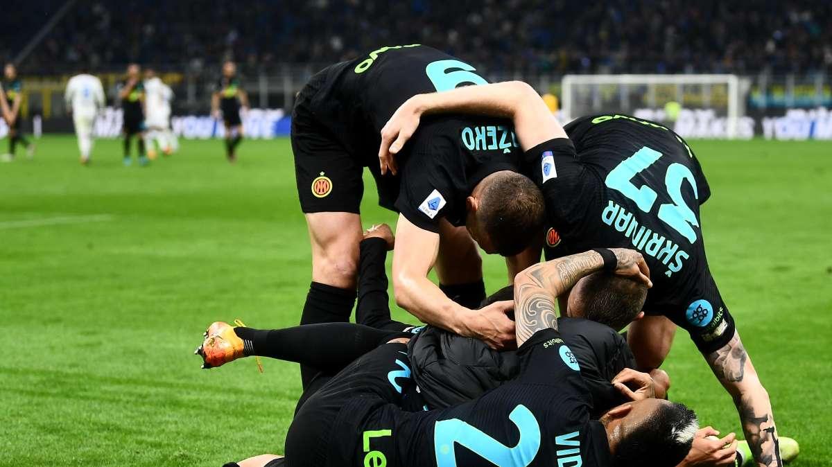 L'Inter ha ripreso a lavorare ad Appiano: presente pure la dirigenza 