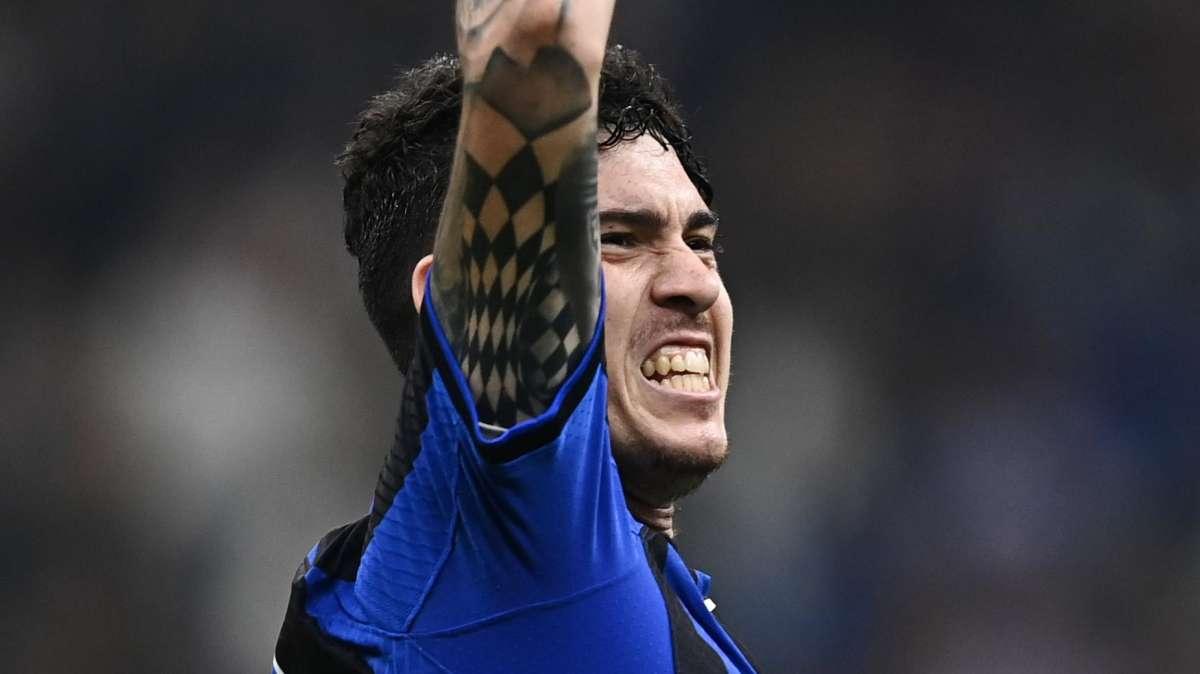 Bastoni: "Siamo un gruppo sano, nessuno rema contro: si è visto contro il Barcellona"