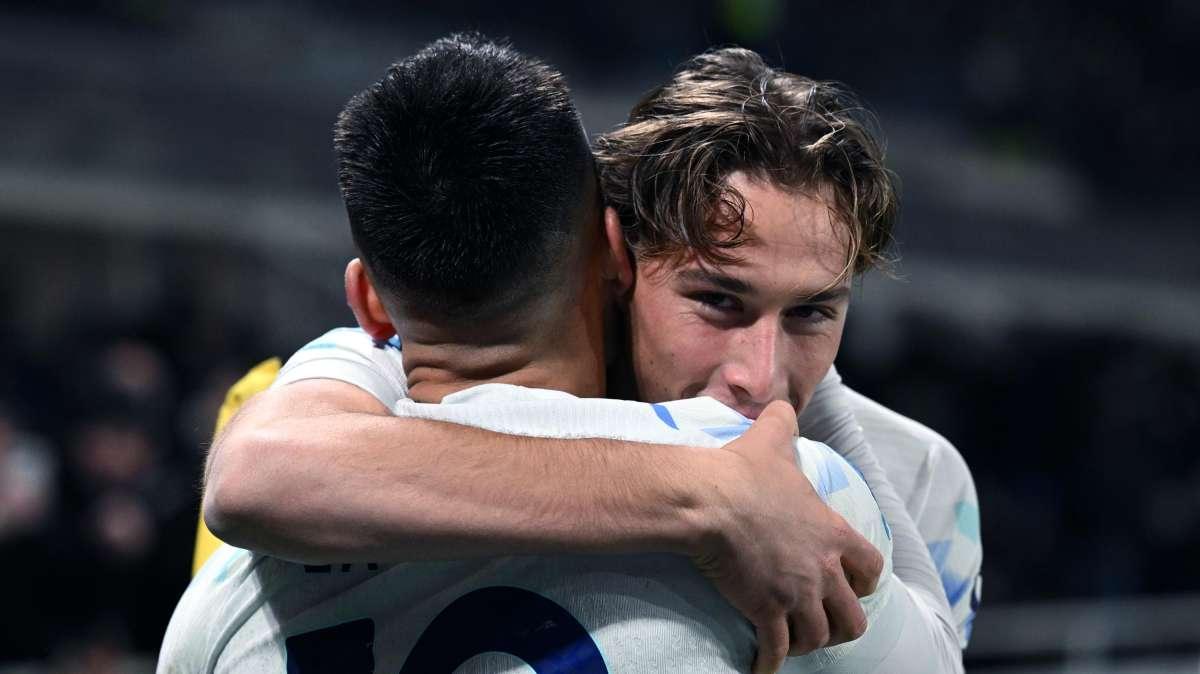 Pio Esposito a nudo: "A maggio giocavo i playoff con lo Spezia, ora la Champions con l'Inter..."