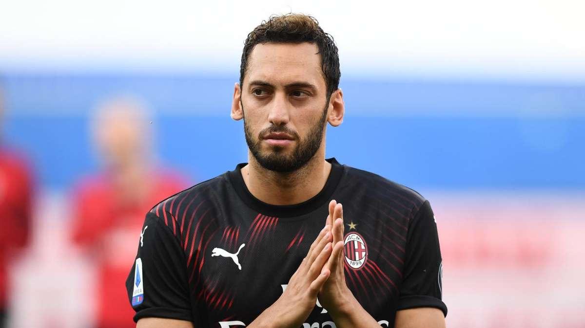 Calhanoglu all’Inter: trattativa nata giovedì scorso. Decisivo Inzaghi