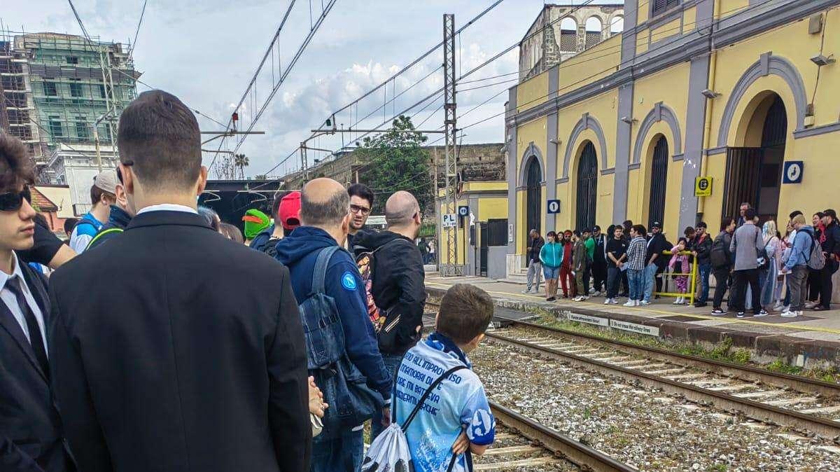 Napoli, febbre scudetto alle stelle: treni presi d'assalto verso la città e il "Maradona"