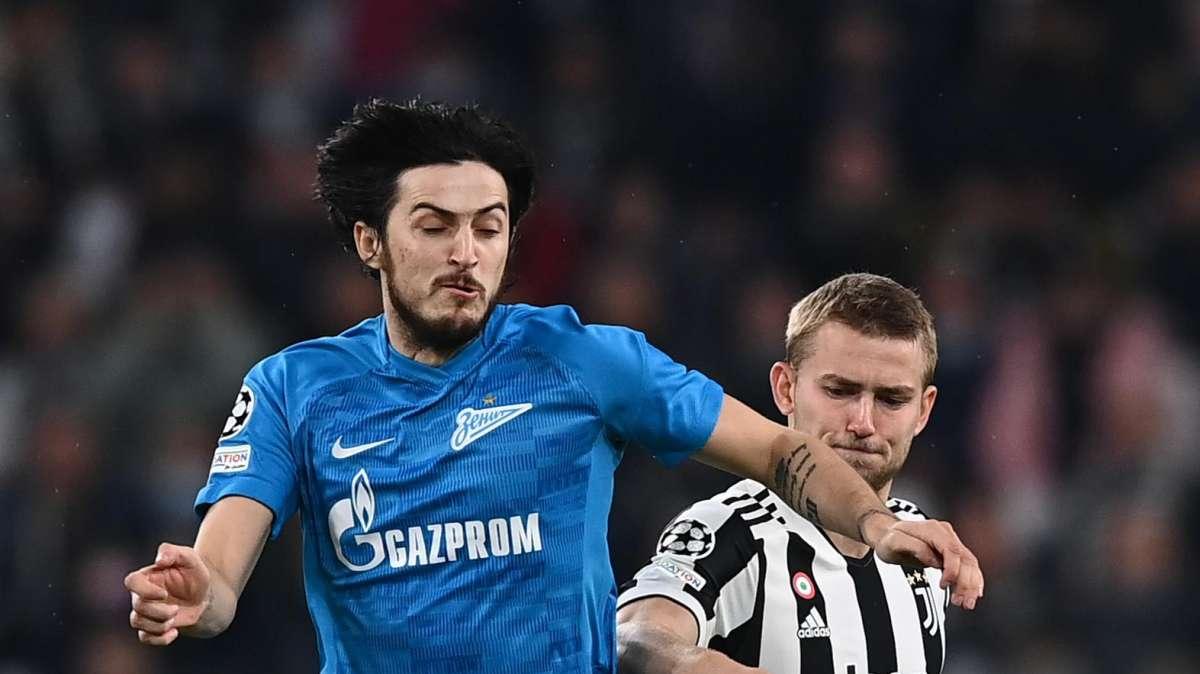 Roma, in attesa di Lukaku è arrivato Sardar Azmoun: è arrivata la firma sul nuovo contratto
